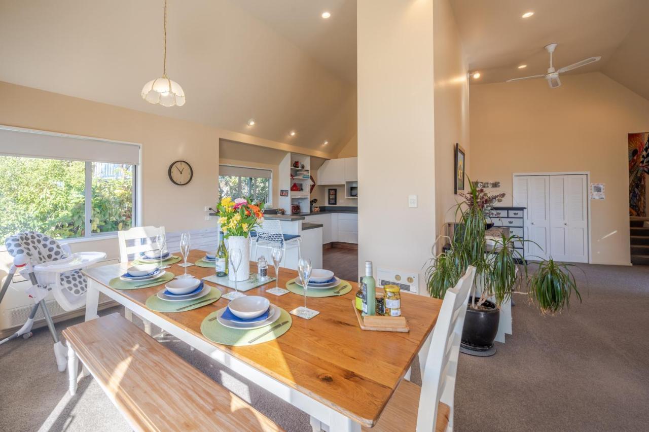 Rose On The Bay - Akaroa Holiday Home Екстериор снимка